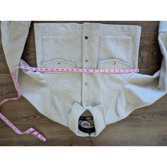 ZARA STUDIO FAUX WOOL METAL BUTTON CROPPED JACKET Biege Size Medium - Picture 8 of 10